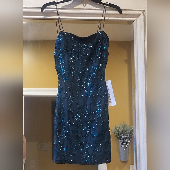 Green Sequin Mini Dress NWT - Picture 5 of 8